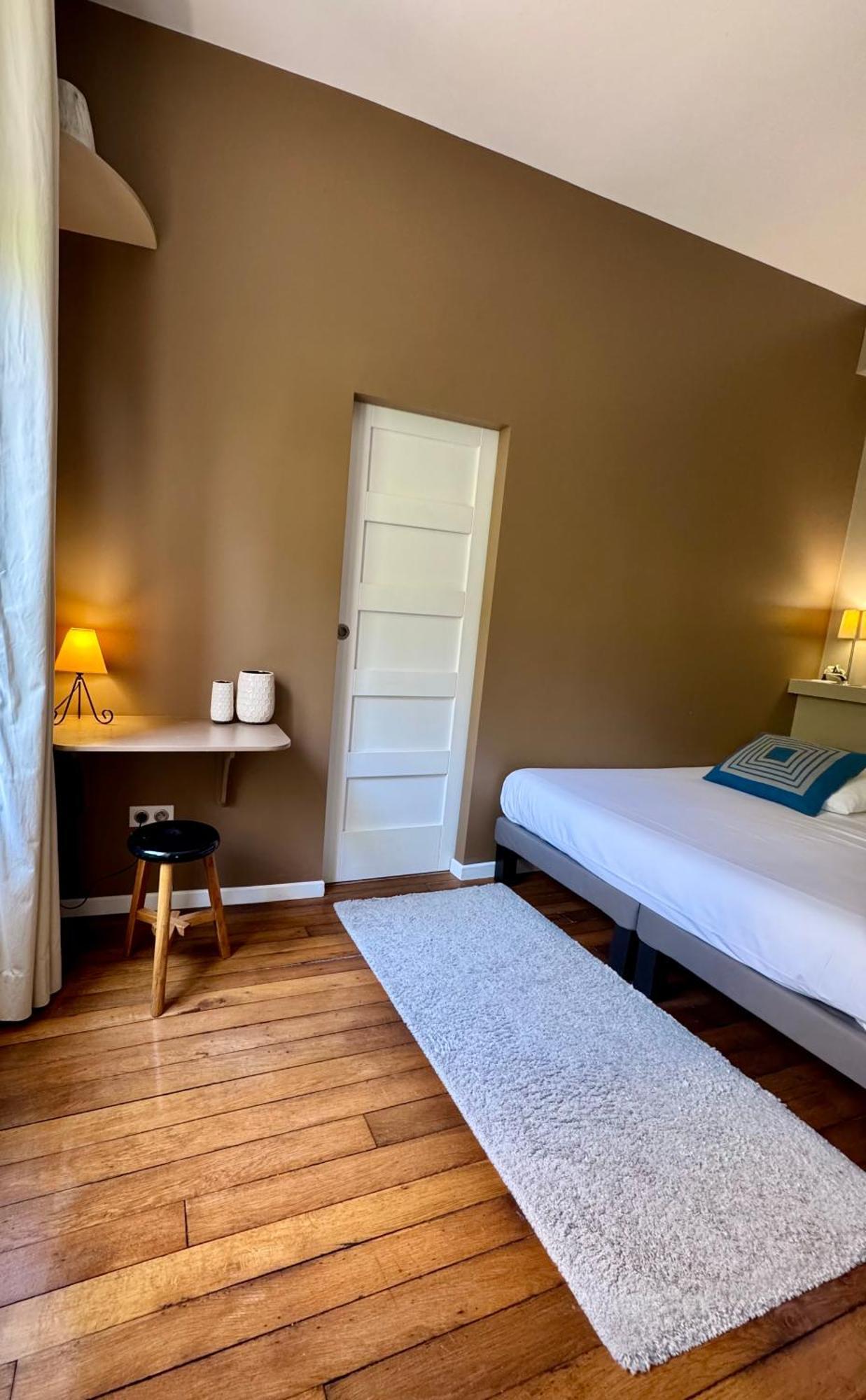 Wisteria Bed & Breakfast Fontainebleau Bilik gambar